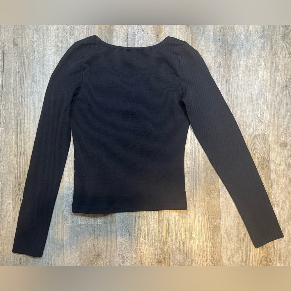 Hollister Women's Ribbed Black Long Sleeve V-Neck Knit Top, Size S - Picture 5 of 7